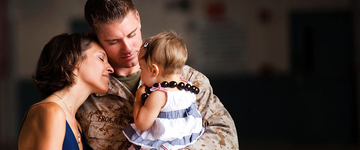 Image of a Marine family.